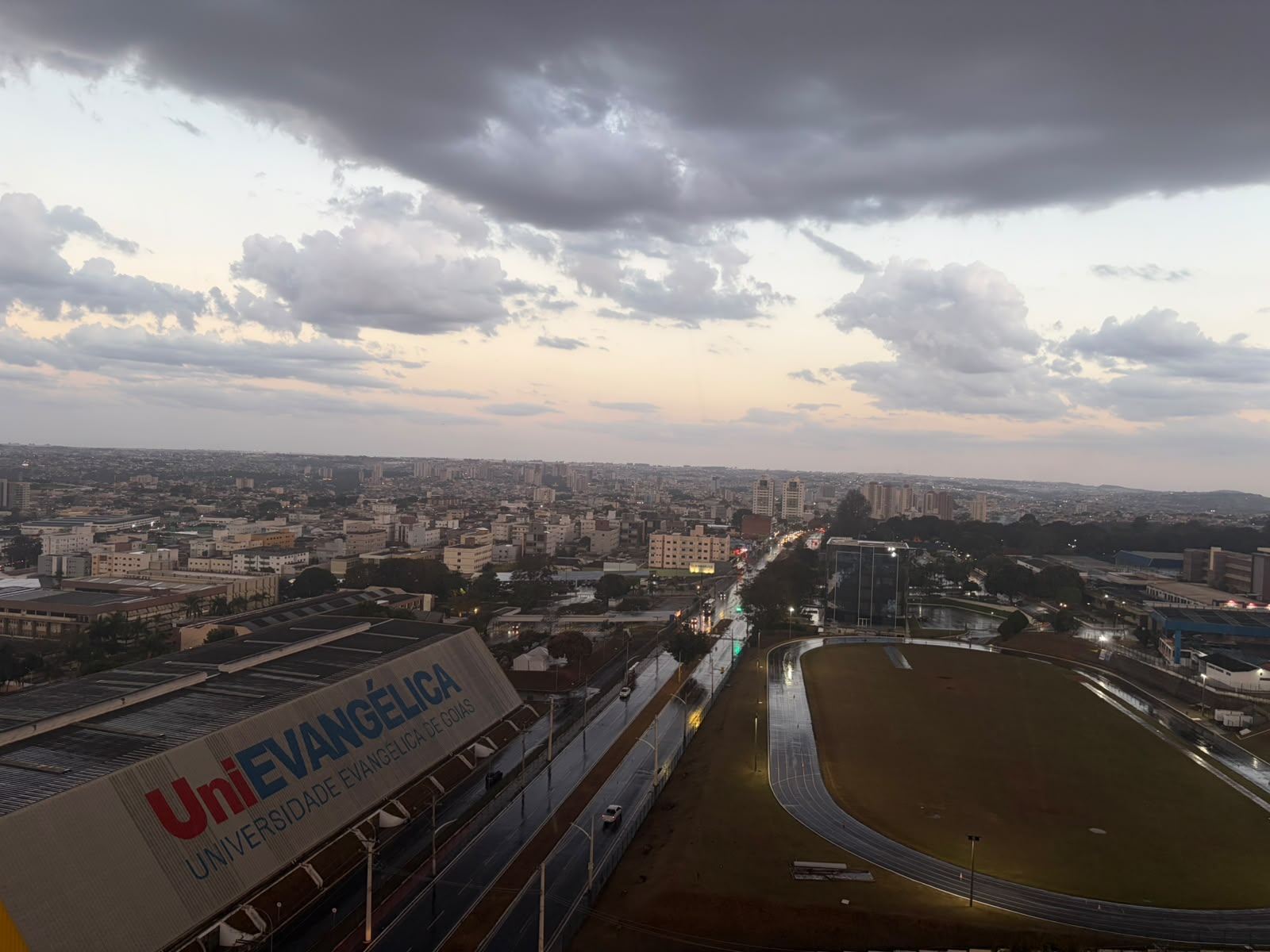 Contrariando previsões, Anápolis tem o último sábado de julho marcado por chuva: “benção de Deus”