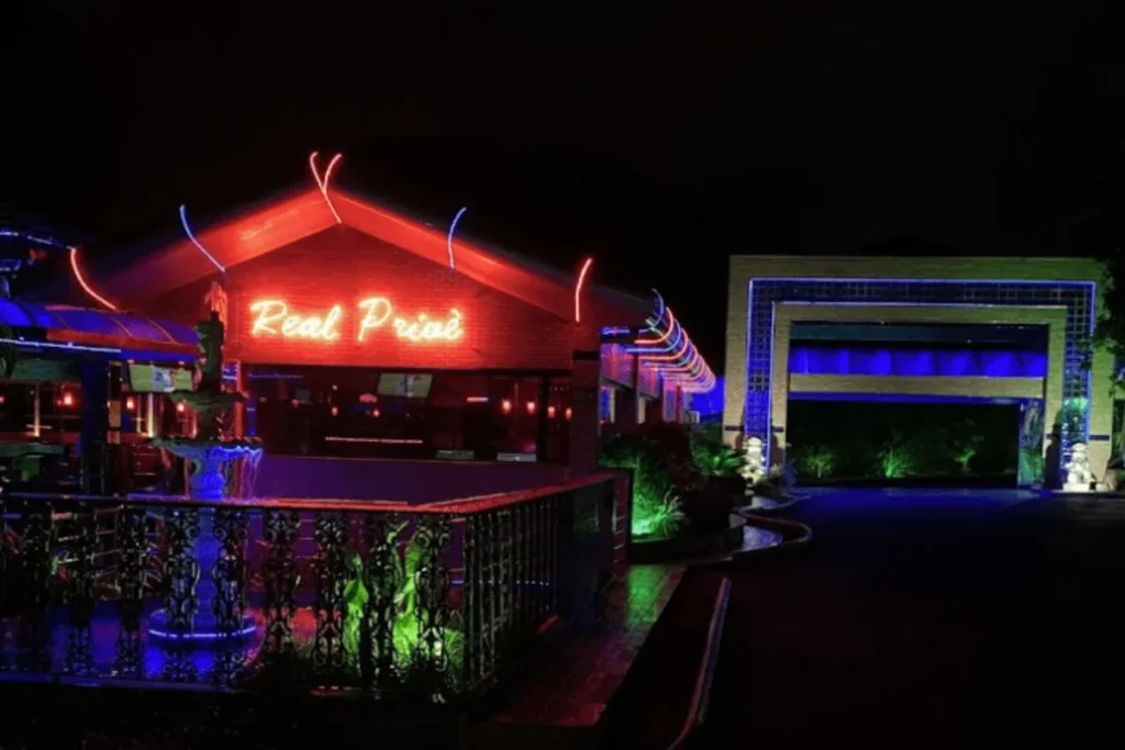 Entrada do clube Real Privê, em Aparecida de Goiânia