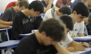 Últimos dias para se inscrever em concurso de cidade em Goiás com salários de até R$ 21,7 mil