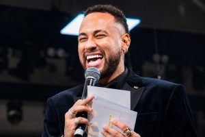 Leilão de Neymar inclui fim de semana na casa do jogador e raquete assinada por João Fonseca