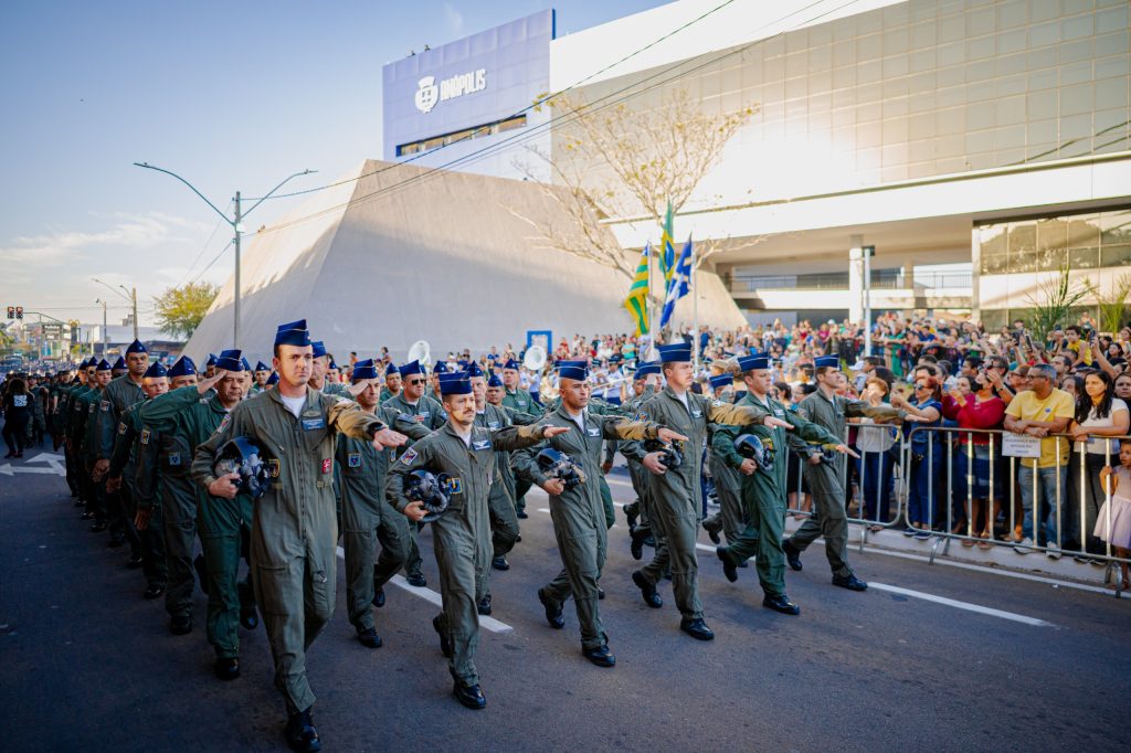 Bandas marciais, estudantes e instituições tradicionais integram a programação do desfile pelos 119 anos de Anápolis. (Foto: Paulo de Tarso / Prefeitura de Anápolis)