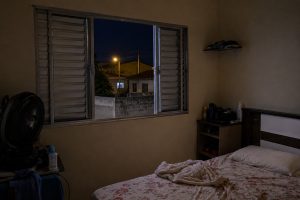 Janela aberta ou fechada para dormir