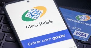 Benefício do INSS pode aparecer com um valor maior por diferentes motivos, e conferir a origem do depósito é essencial para evitar prejuízos futuros