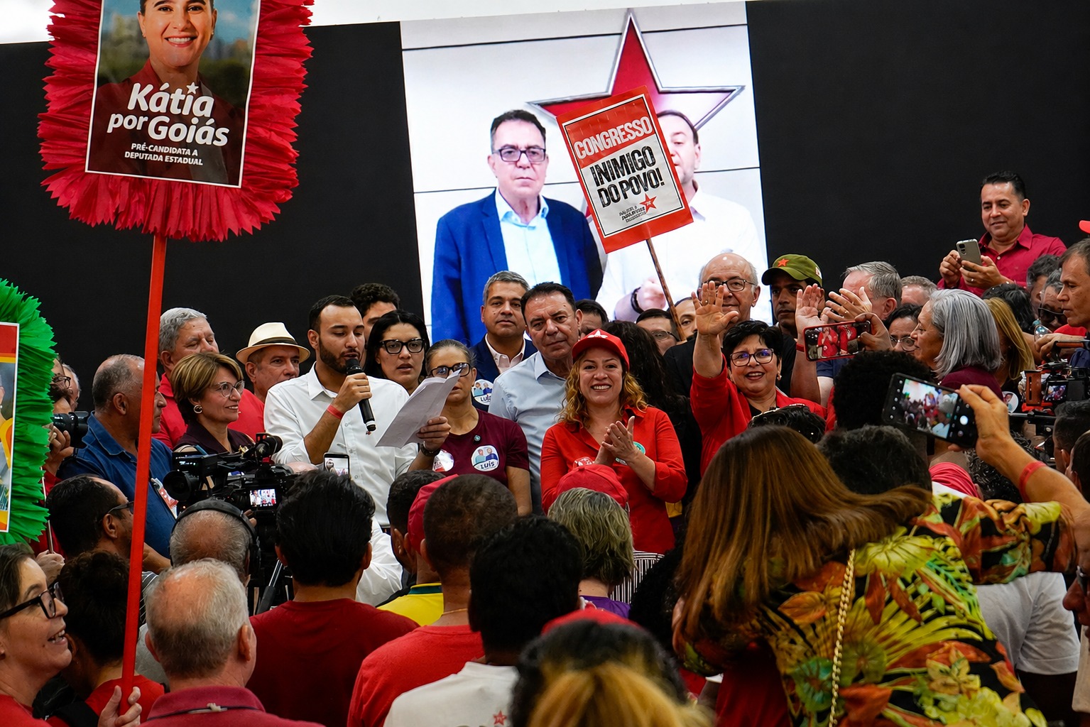 PT define Luis Cesar Bueno para governador e lança chapa completa com 14 candidatos a deputado federal e 36 a deputado estadual em Goiás