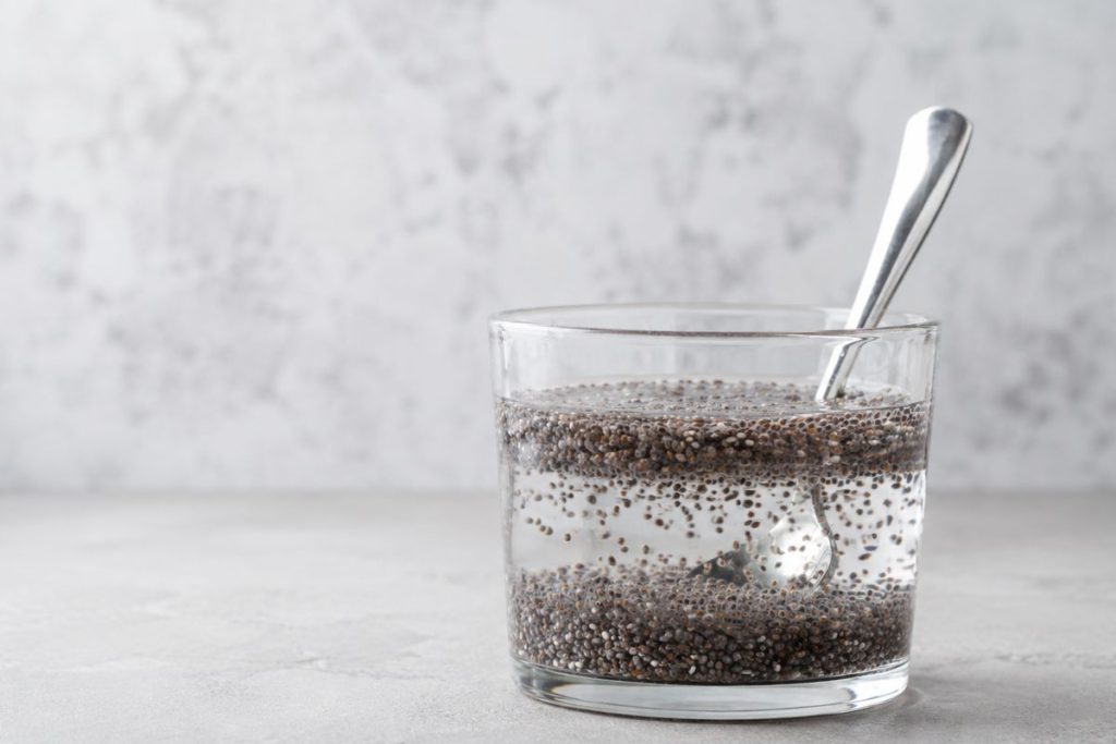 Tomar água com sementes de chia