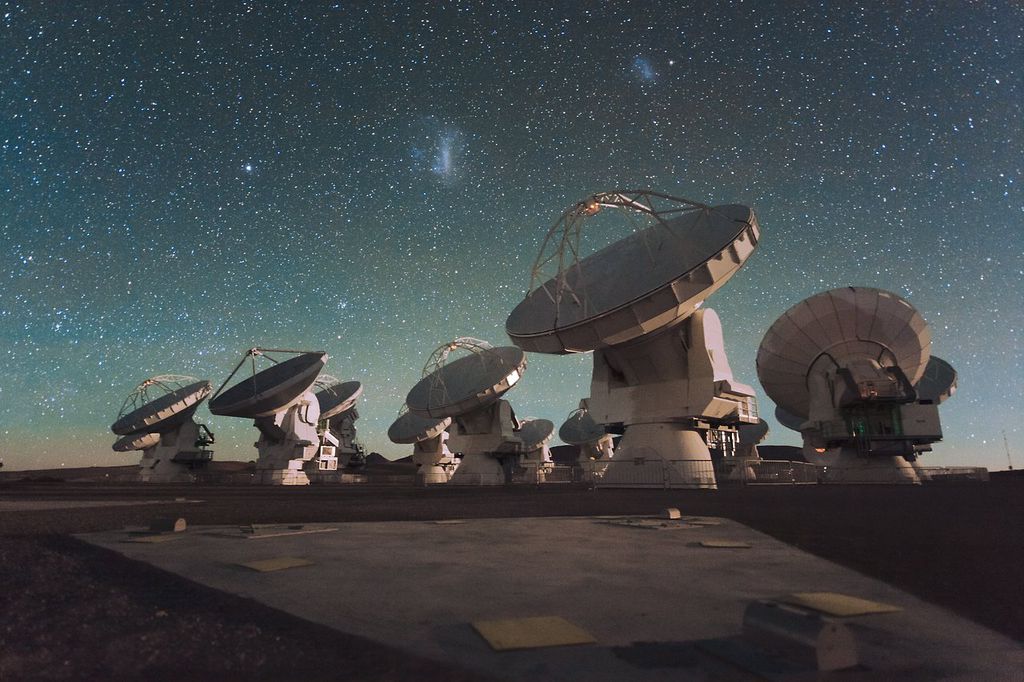 Radiotelescópios usados na busca por sinais de vida extraterrestre