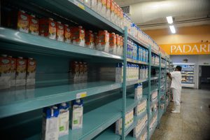 Quanto ganha um repositor de supermercado no Atacadão, Assaí, Carrefour e Pão de Açúcar em 2026, segundo recrutadores