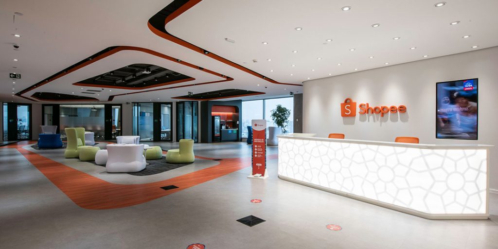 As oportunidades da Shopee oferecem salário de R$ 1.980, benefícios e possibilidade de efetivação. (Foto: Reprodução)