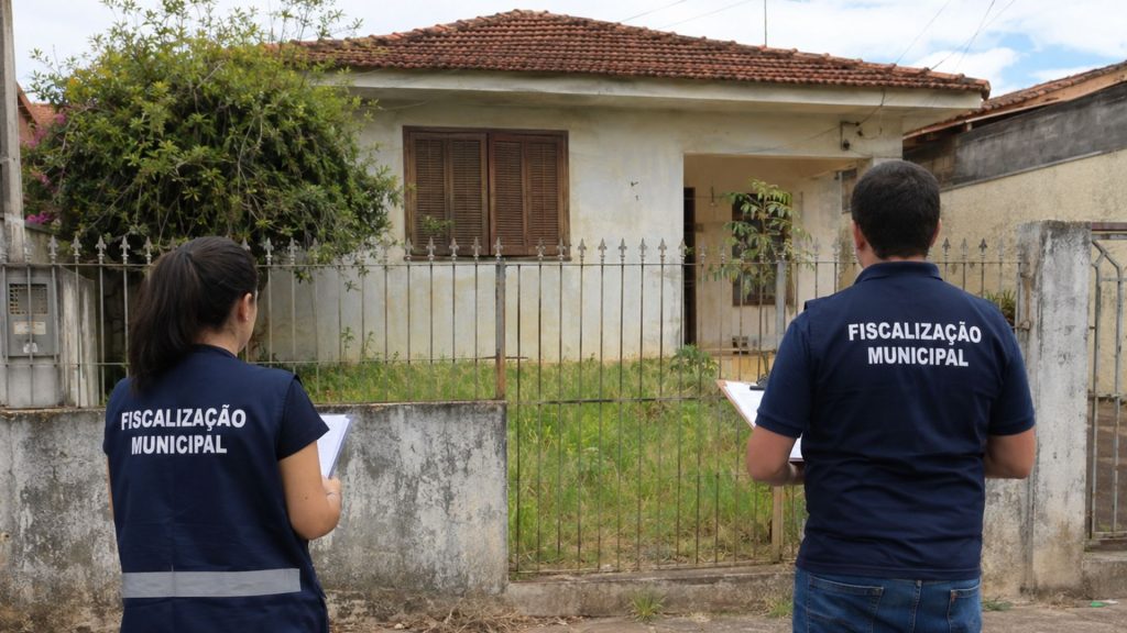 Casas, apartamentos e terrenos abandonados podem ser tomados dos proprietários pela prefeitura para virar moradias populares