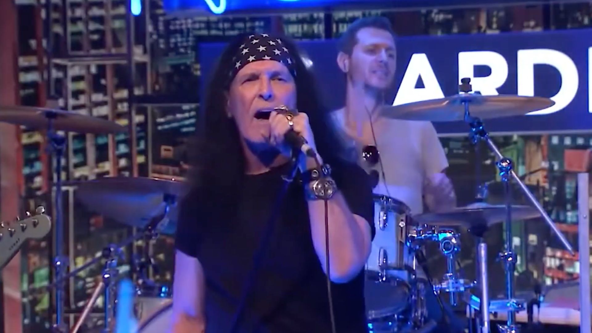 Dave Evans, vocalista original do AC/DC, tem show marcado em Goiânia.