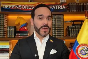 Espriella toma posse na Colômbia e ordena diante de militares 'combate definitivo' contra grupos armados