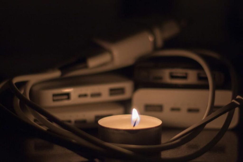 Carregar celular sem energia