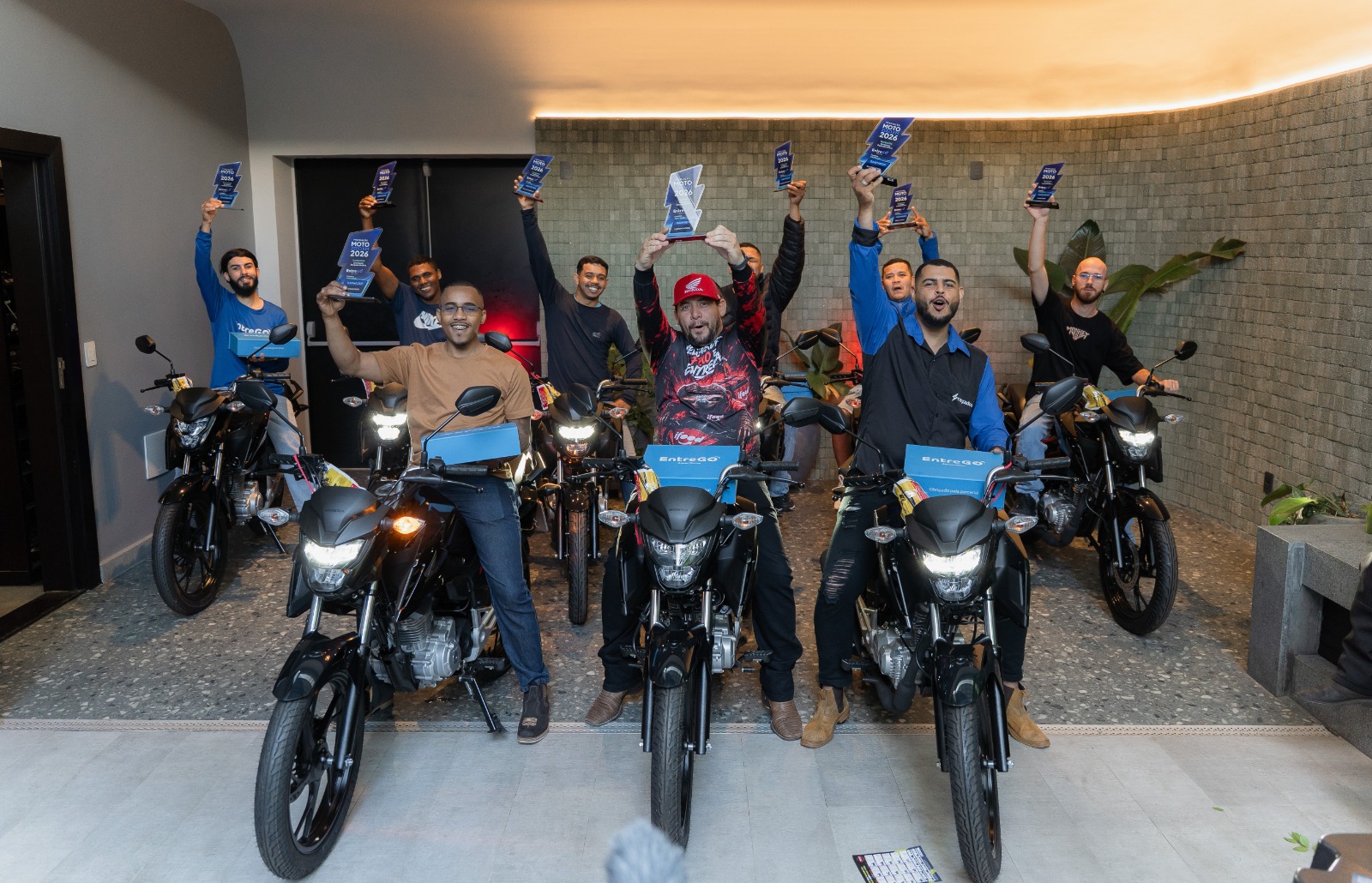 Profissionais receberam motos e outros equipamentos após acumularem pontos por entregas realizadas ao longo da ação. (Foto: Edilberto Borges)
