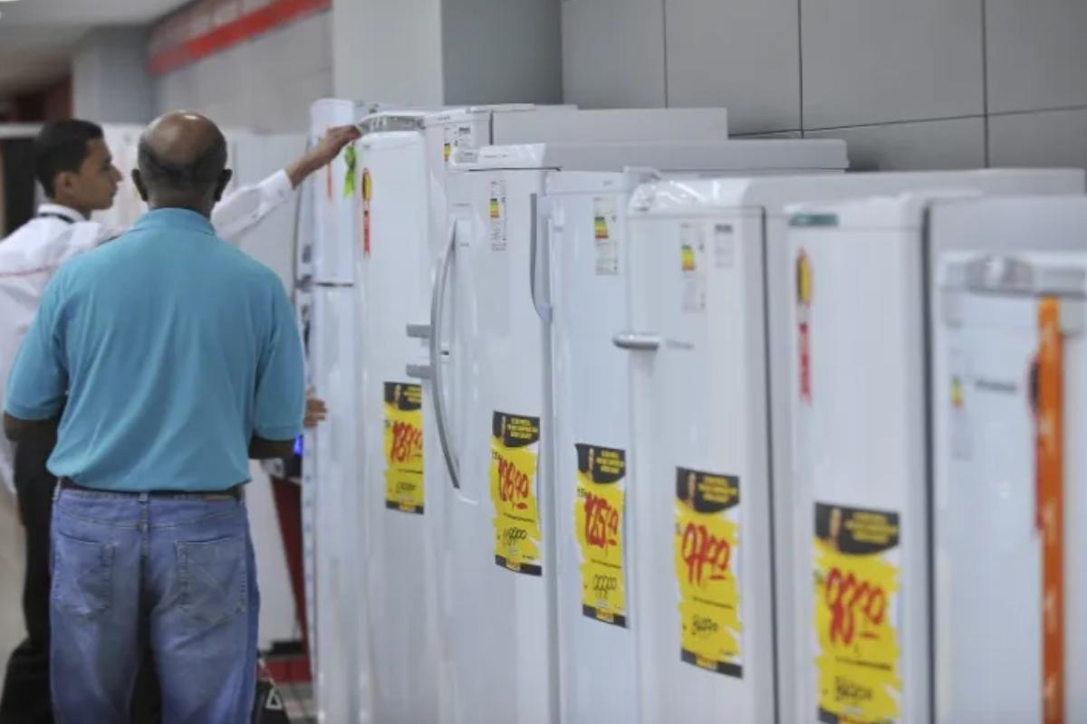 Equatorial Goiás dá 50% de desconto na compra de geladeiras e ar-condicionado; veja como participar