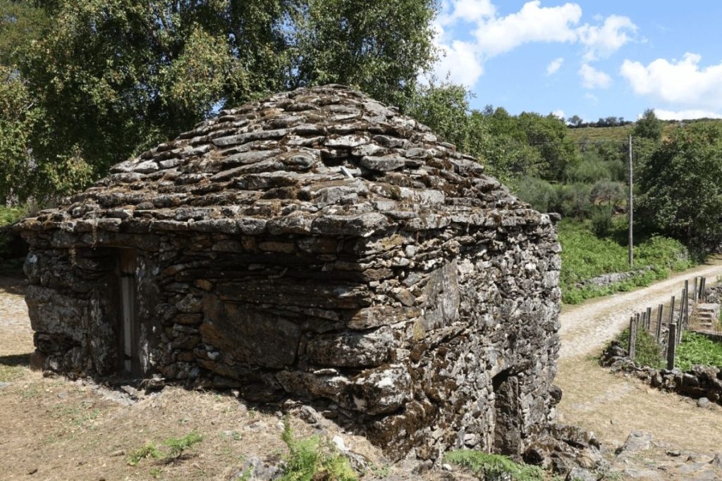 O vilarejo a 1.200 metros de altitude onde vive apenas um morador e que virou destino turístico por causa de um restaurante famoso na Europa