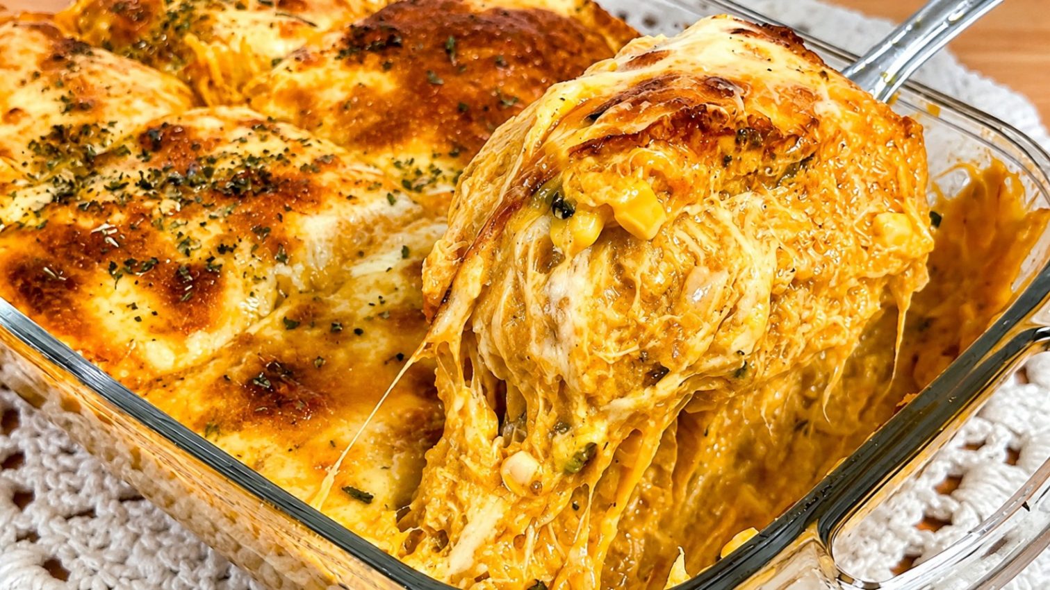 Frango ao forno gratinado: saia da mesmice com uma receita deliciosa, suculenta e que todo mundo adora