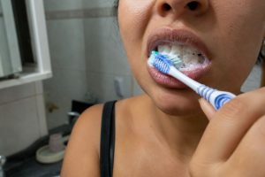 María Gámez, dentista: “A escova de dentes deve ser trocada a cada três meses”