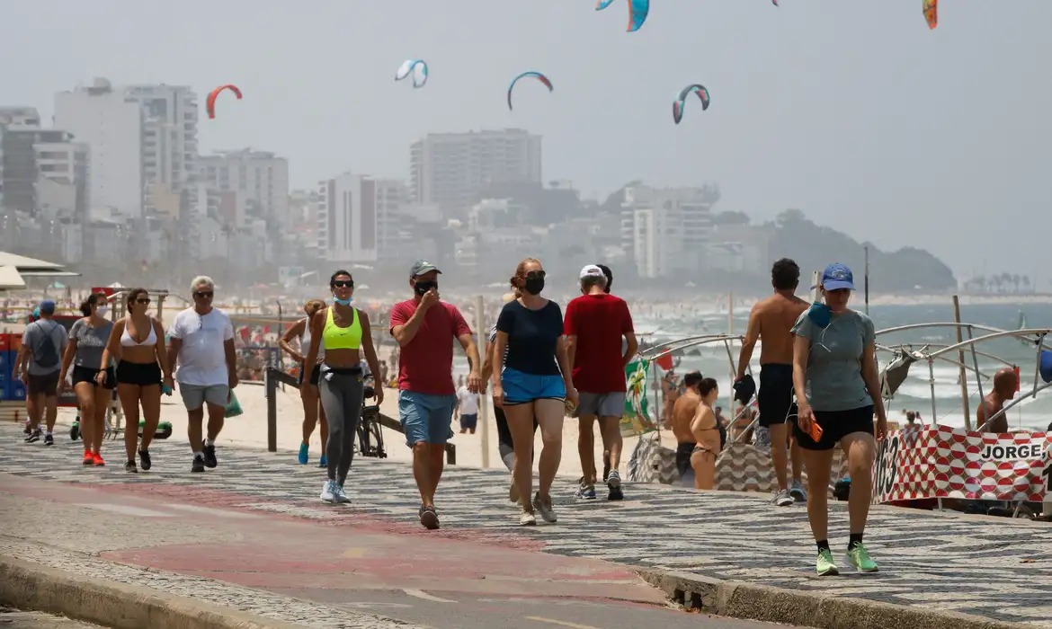 Quanto um trabalhador CLT precisa ganhar para ser considerado classe média no Brasil em 2026