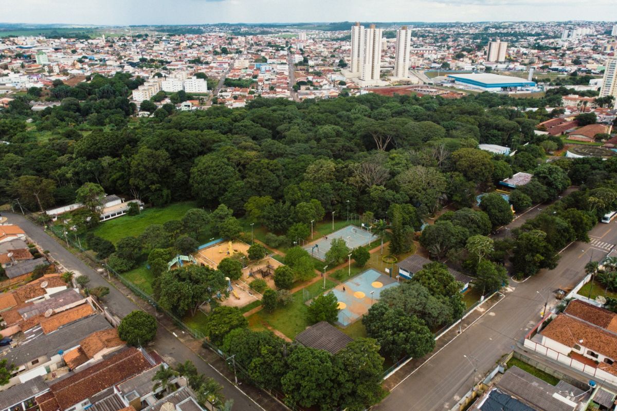 Márcio Corrêa assina ordem de serviço para obras do Parque da Matinha em Anápolis