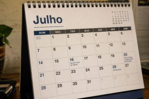 Segunda-feira (17) é feriado: veja o que abre e fecha nesta data