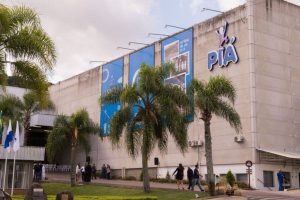Fábrica suspende a produção e libera funcionários em meio a dívida milionária