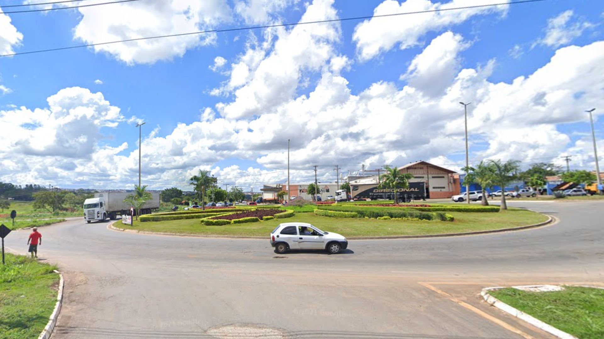 Rotatória entre a Avenida Coronel Joaquim Lúcio, Avenida Anhanguera e a GO-070, próximo ao Hugol.
