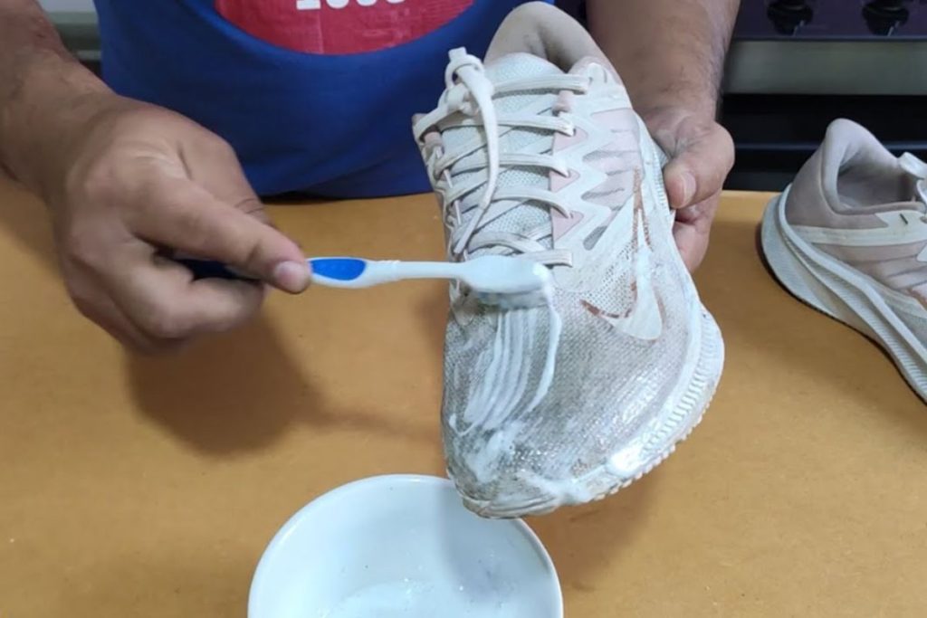 limpeza de tênis branco