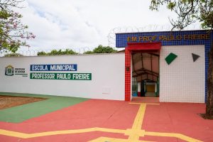 Prefeitura de Goiânia apresenta proposta com reajustes e bônus para servidores da Educação