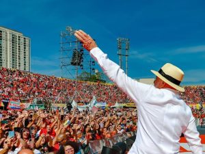 Lula começa campanha em tom nostálgico e cobra militância por comparações com governo Bolsonaro