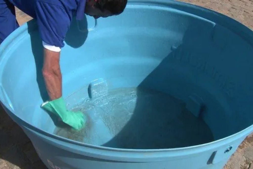 Água / Suja / Caixa d'água / contaminação