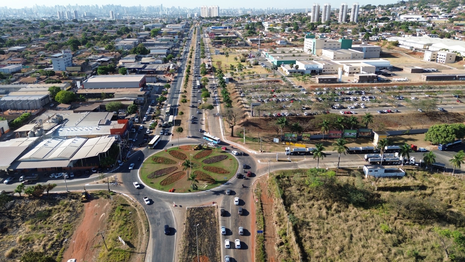 Rotatória em frente ao Hugol, em Goiânia, vai passar por intervenção para melhorar fluidez do trânsito.