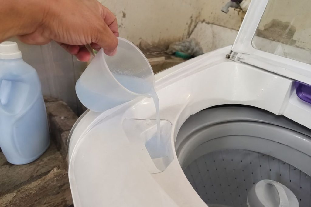 mistura de álcool e amaciante