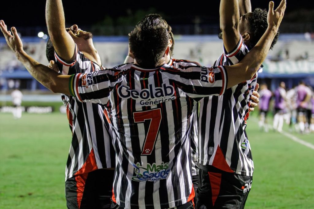 Jogadores do Anápolis denunciam salários atrasados e cobram solução antes de confronto decisivo