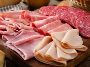 presunto peito de peru mortadela ou salame