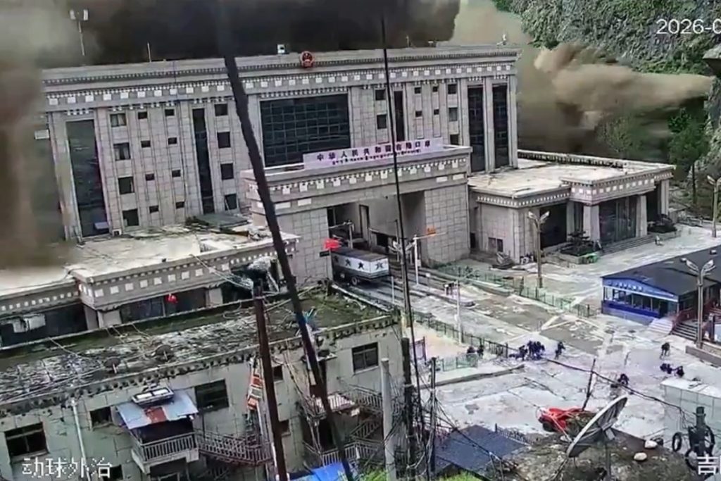 Inundações no Nepal matam ao menos 22, e há quase 400 desaparecidos