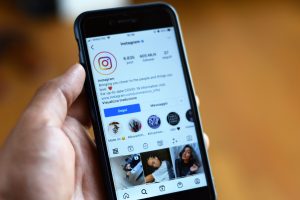 Instagram terá 'modo escola' e veto a filtro de beleza para adolescentes após acordo nos EUA