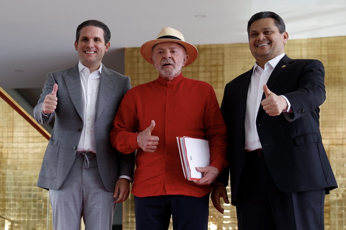 Lula, Motta e Alcolumbre acertam avanço de fim da escala 6x1 e da taxa das blusinhas antes das eleições