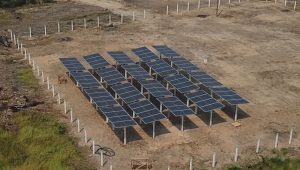 painel solar em vilarejo