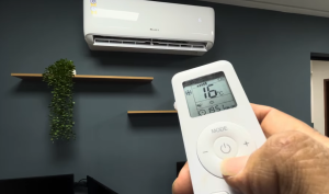 ajustando temperatudo do ar condicionado