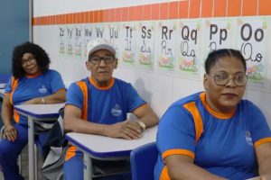 Selma seus pais estudando juntos na EJA em Goiânia