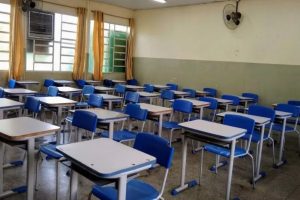 Servidores da Educação de Goiânia que descumprirem decisão judicial terão ponto cortado