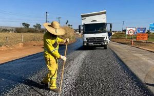 Goinfra realiza obras na GO-020 e GO-330.