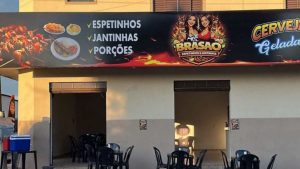Restaurante Brasaô Espetinhos e Jantinhas fica na Rua Leopoldo de Bulhões, no Centro de Anápolis.