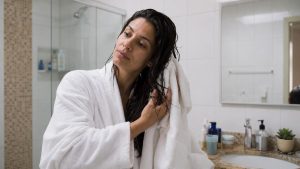 frizz depois de lavar o cabelo