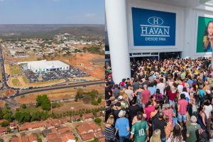 Multidão acompanhou a inauguração da nova unidade da Havan em Caldas Novas, que recebeu investimento de R$ 100 milhões. (Foto: Divulgação/Havan)