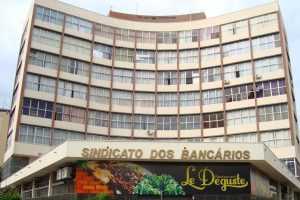 Bancários de Goiás votam propostas salariais em assembleia virtual nesta quinta (3) e sexta-feira (4). (Foto: Reprodução/Sindicato dos Bancários de Goiás)