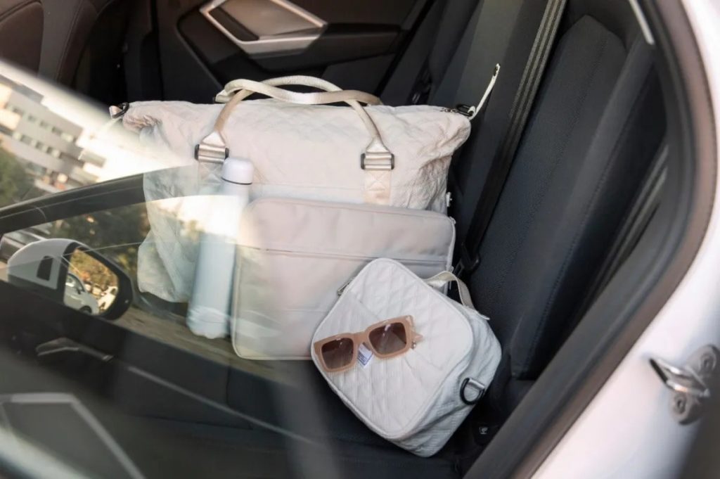 O valor da multa para os motoristas que colocam bagagem no banco de trás do carro, segundo a lei