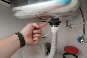 pia com vazamento indicado