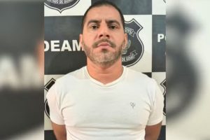 Professor é preso suspeito de abusar de alunas de 12 anos e pedir fotos íntimas em Valparaíso de Goiás
