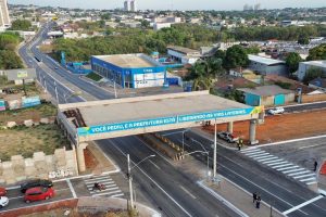 Pistas laterais da Avenida Leste-Oeste são liberadas para tráfego em Goiânia